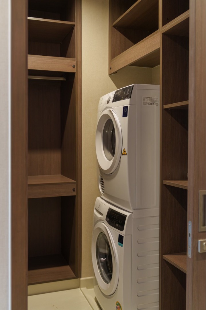 ให้เช่าคอนโดนานา : 🔥ให้เช่าด่วน🔥คิว วัน สุขุมวิท ห้องกว้าง ห้องพร้อมอ่าง วิวสวย ตกแต่งอบอุ่น เฟอร์นิเจอร์ครบพร้อมเข้าอยู่ ติดรถไฟฟ้า BTS นานา