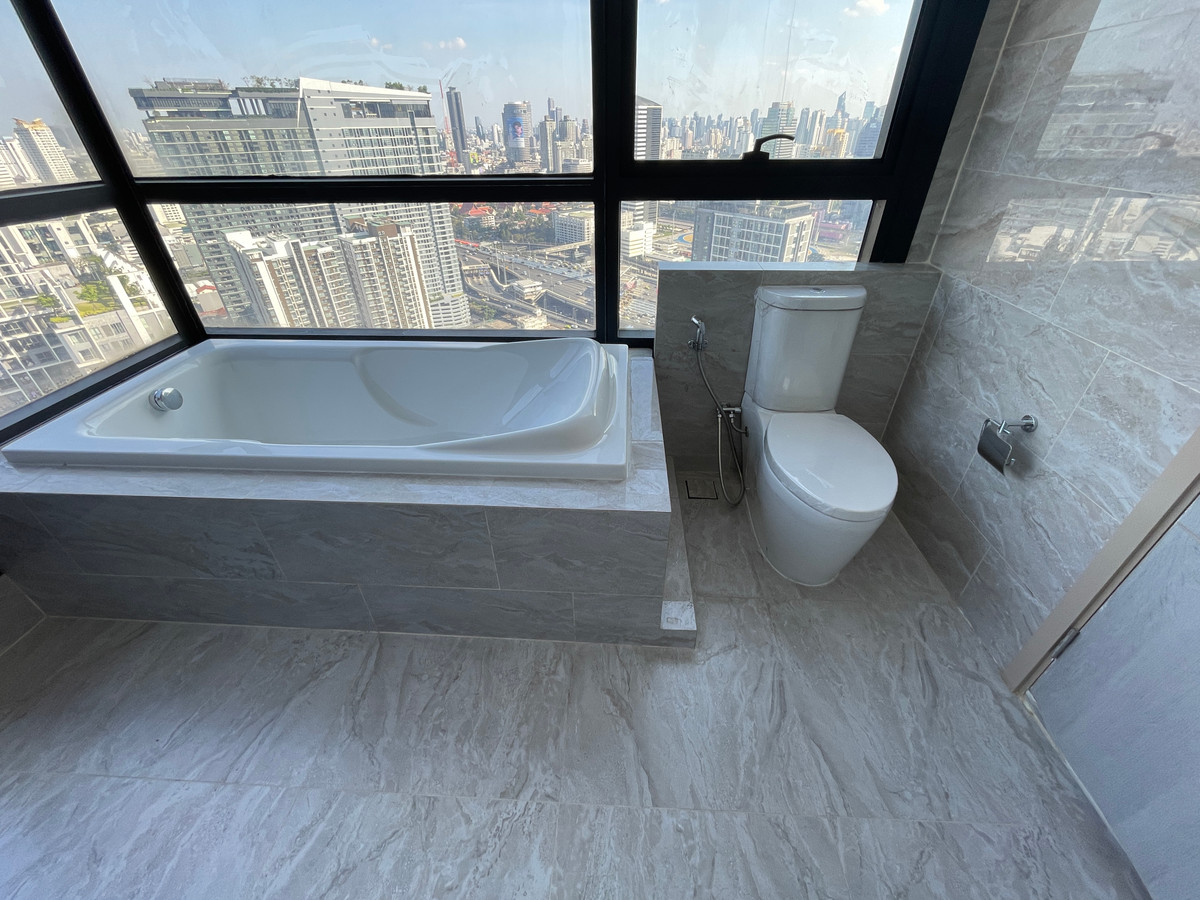 For SaleCondoRama9, Petchburi, RCA : Condo for sale: Ashton Asoke-Rama 9, ALPHA building, 2 bedrooms, 2 bathrooms, usable area 66.96 sq m., ready to receive full promotions. ที่สุดของความ Luxury ใจกลาง New CBD เพียง 230 ม. จาก MRT พระราม 9