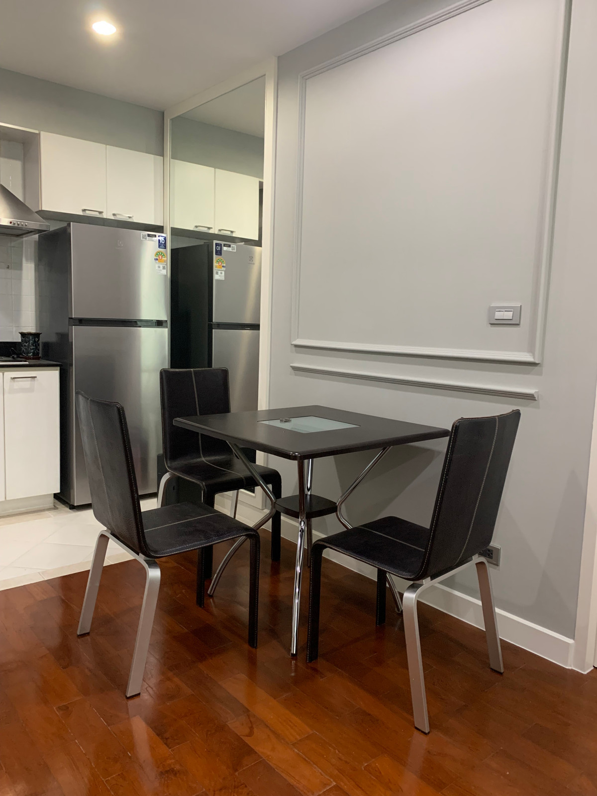 For RentCondoSilom, Saladaeng, Bangrak : Baan Siri Silom【𝐑𝐄𝐍𝐓】🔥Minimalist and clean design, minimal furniture, but fully functional🔥 Contact Line ID: @hacondo