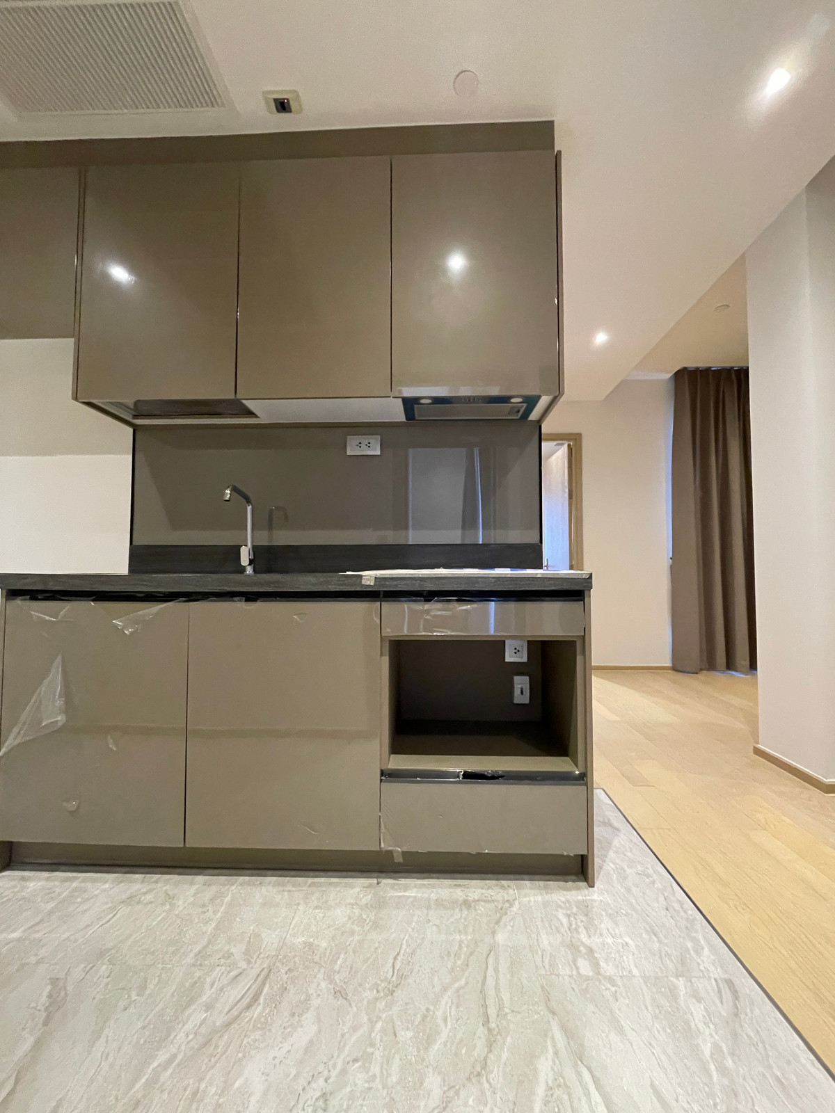 For SaleCondoRama9, Petchburi, RCA : Condo for sale: Ashton Asoke-Rama 9, ALPHA building, 2 bedrooms, 2 bathrooms, usable area 66.96 sq m., ready to receive full promotions. ที่สุดของความ Luxury ใจกลาง New CBD เพียง 230 ม. จาก MRT พระราม 9