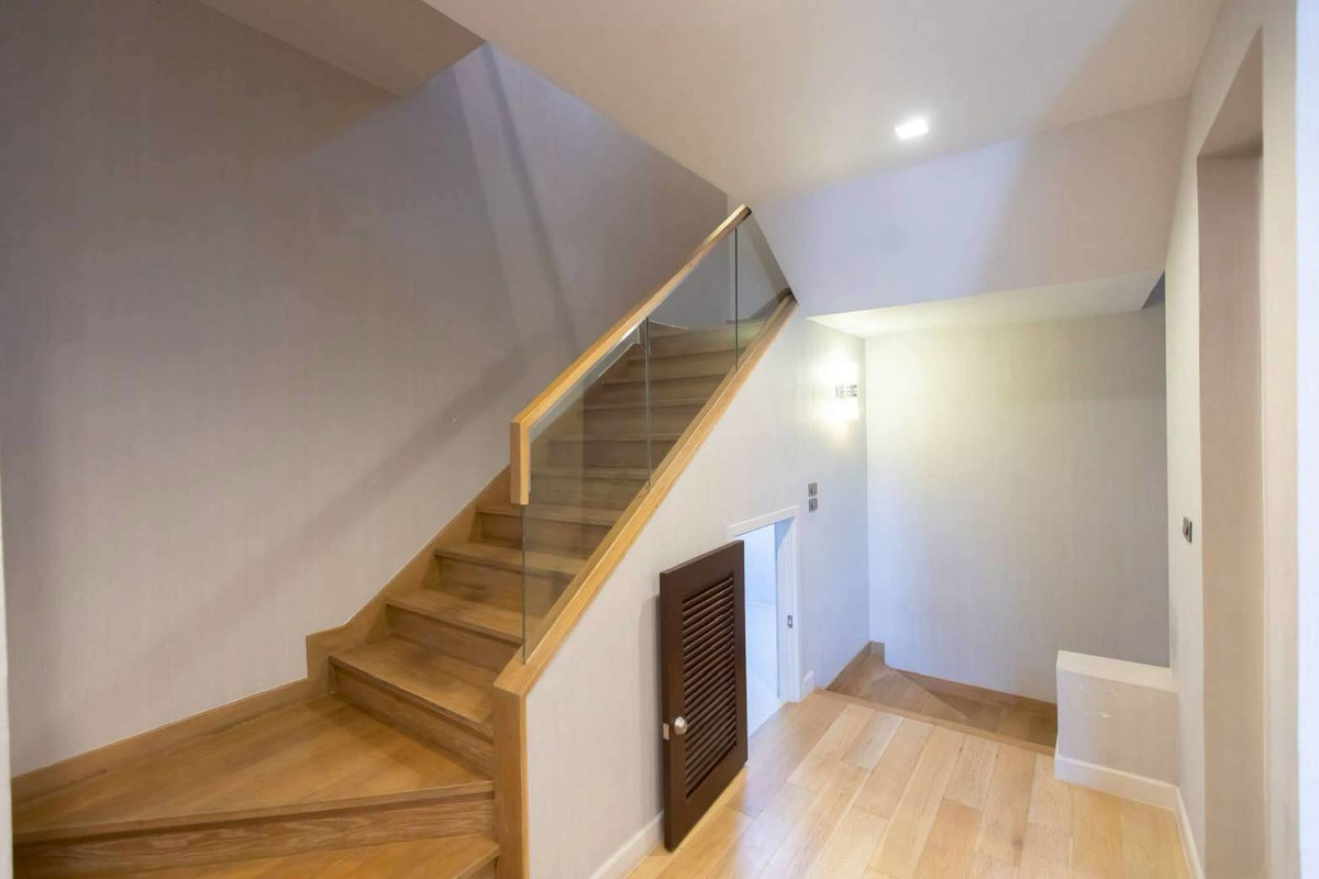 For RentHouseKaset Nawamin,Ladplakao : Artale Ekkamai–Ramintra Fully Furnished 3-Storey Detached Home in Prime City Location Please call: 062-496-6454