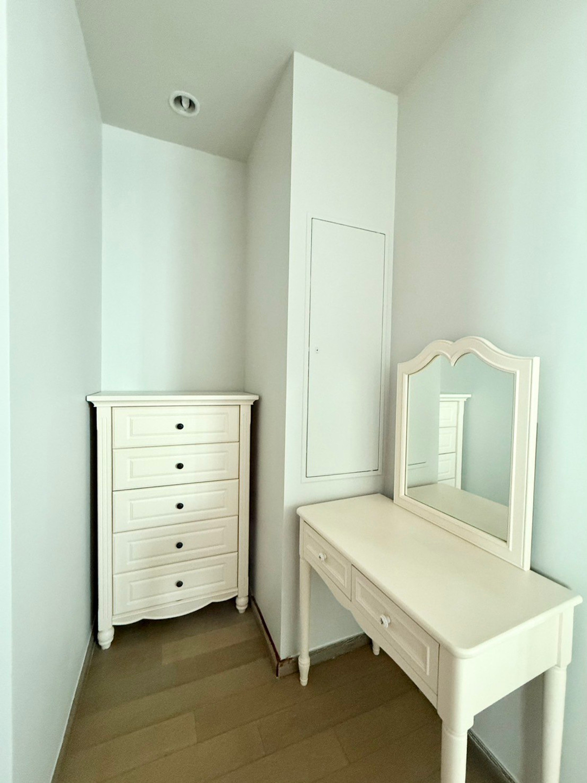 For SaleCondoRatchathewi,Phayathai : Pyne by Sansiri【𝐒𝐄𝐋𝐋 & 𝐑𝐄𝐍𝐓】🔥Luxurious white design creates a bright, airy, and organized feeling.🔥 Contact Line ID: @hacondo