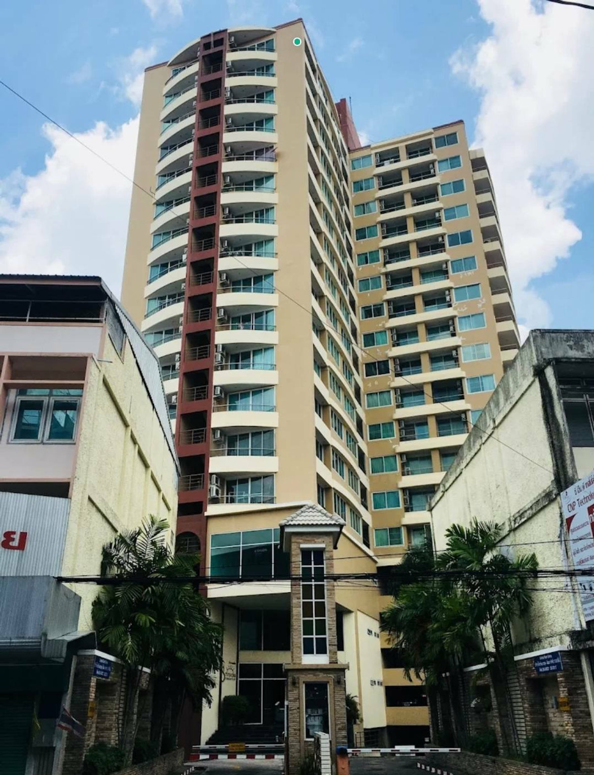 For SaleCondoSriracha Laem Chabang Ban Bueng : Sriracha Condo Ville, 11th floor, area 48.82 sq m., has a balcony, beautiful view, near the pier going to Koh Sichang, corner room, 1 bedroom, price 1.7 million baht.