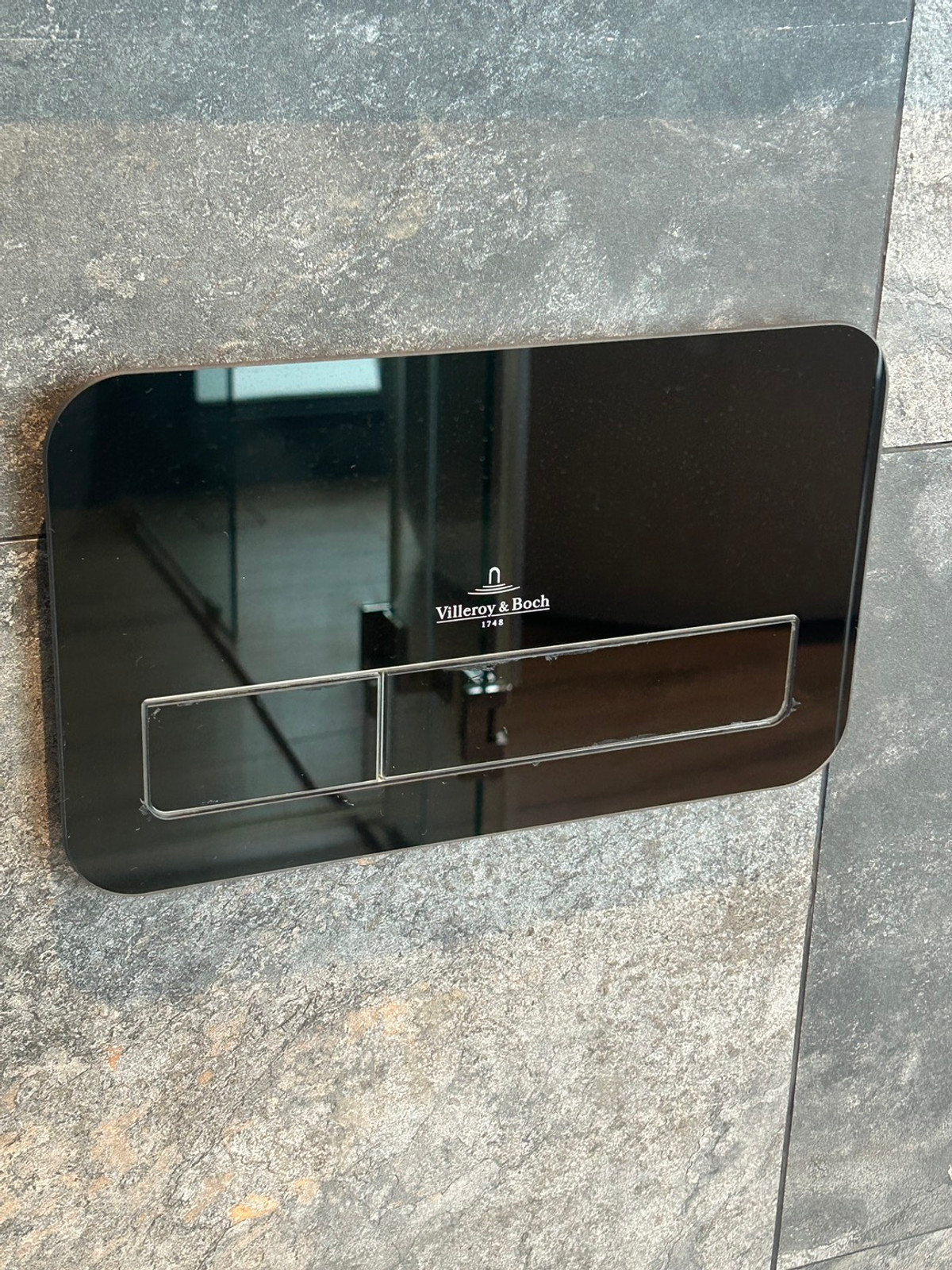 ขายบ้านเลียบทางด่วนรามอินทรา : ขายบ้านเดี่ยวบูก้าน โยธินพัฒนา 3 ชั้น 112.80 วา พื้นที่ใช้สอย 737 ตรม.  พร้อมสระว่ายน้ำ เเละลิฟท์โดยสาร