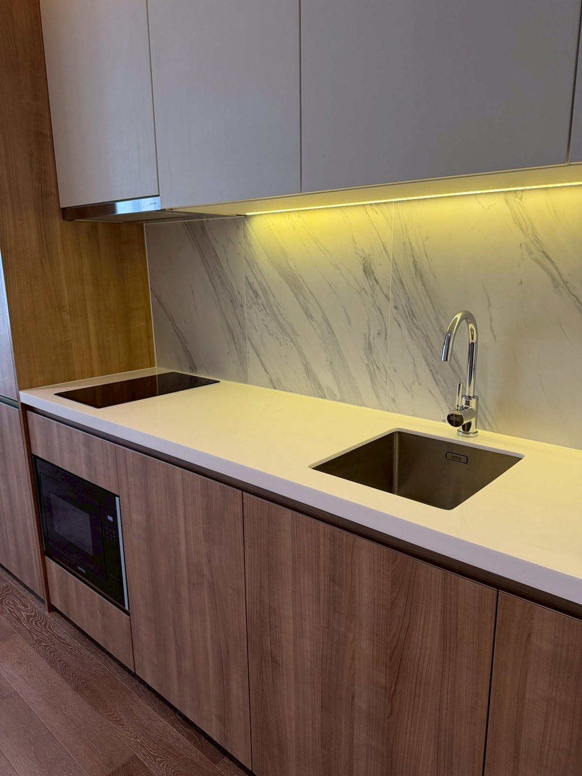 For RentCondoSukhumvit, Asoke, Thonglor : Condo Muniq Sukhumvit 23, convenient travel, near BTS, there is a shuttle, beautiful room, fully furnished, ready to move in!!