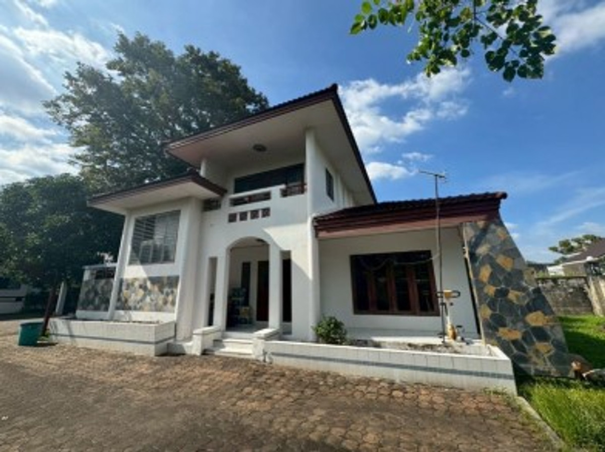 For SaleHousePathum Thani,Rangsit, Thammasat : For sale: 2-storey detached house, area 400 sq m. (1 rai), with 2 other houses and 1 more residence, with parking lot. in the same fence Muang Aek Rangsit, Rangsit University, Pathum Thani