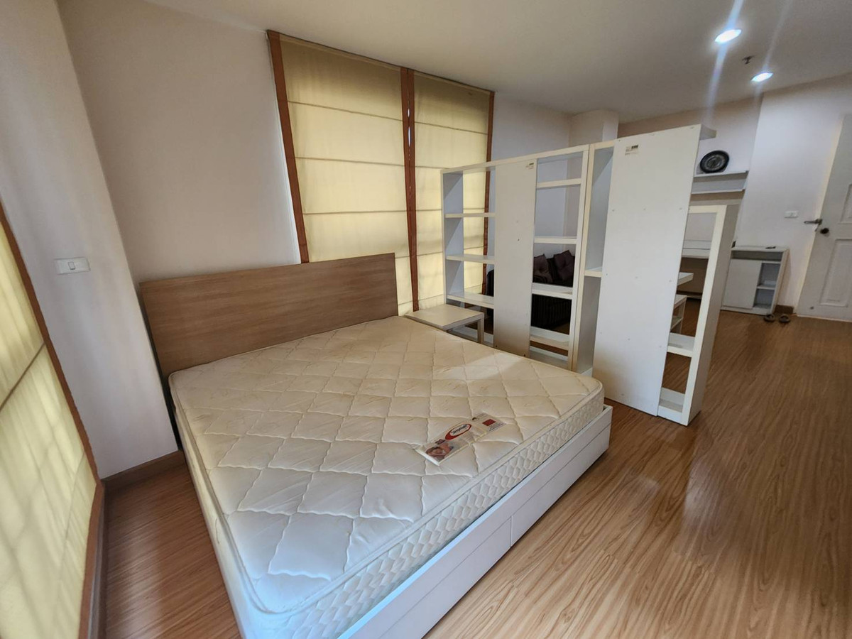 For RentCondoThaphra, Talat Phlu, Wutthakat : Condo for rent, Life @ BTS Thapra (Life@ BTS Thapra), near BTS Talat Phlu, with furniture + washing machine + sink, only 9,000 baht.