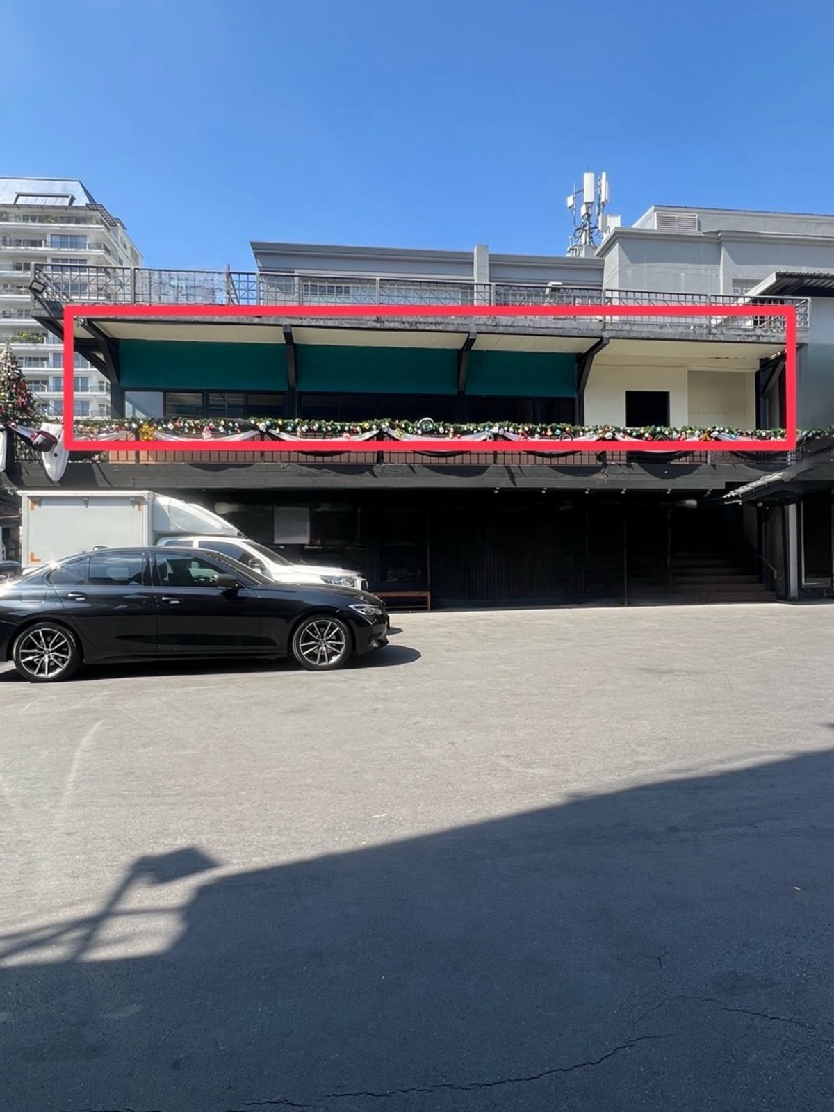 For RentRetail SpaceSukhumvit, Asoke, Thonglor : Space for rent for doing business, 144 square meters, 2nd floor, Soi Thonglor, premium location, common parking space for 30 cars.