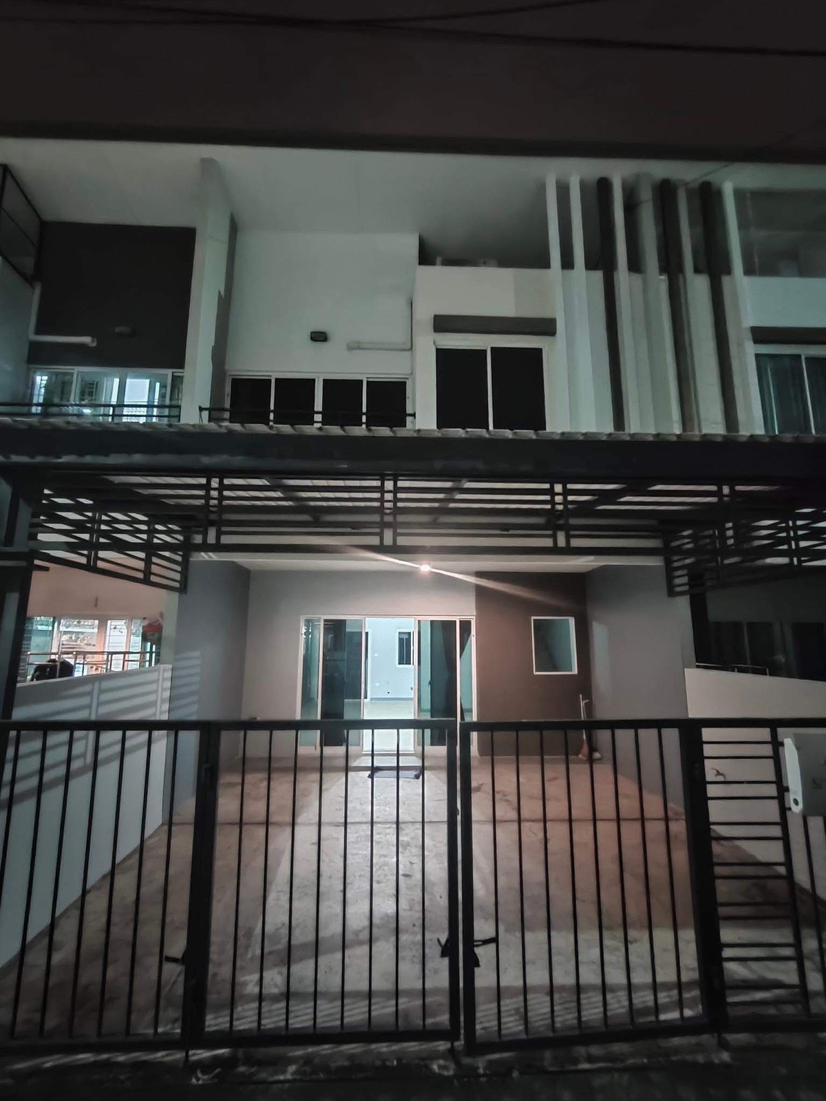 ให้เช่าทาวน์โฮมรัตนาธิเบศร์ สนามบินน้ำ พระนั่งเกล้า : ให้เช่าทาวน์โฮม City Sense รัตนาธิเบศร์-เลี่ยงเมืองนนท์ ใกล้ เซ็นทรัลรัตนาธิเบศร์ 