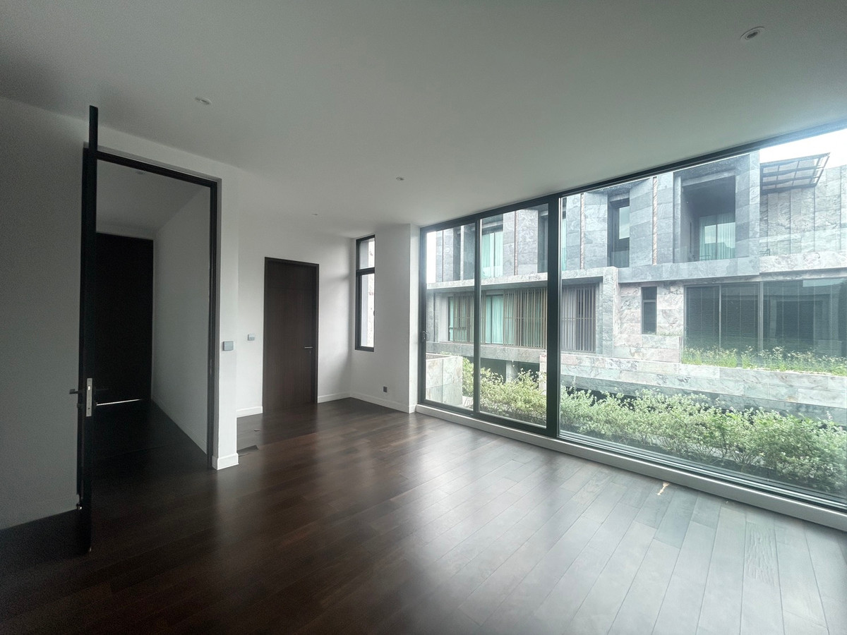 ขายบ้านเลียบทางด่วนรามอินทรา : ขายบ้านเดี่ยวบูก้าน โยธินพัฒนา 3 ชั้น 112.80 วา พื้นที่ใช้สอย 737 ตรม.  พร้อมสระว่ายน้ำ เเละลิฟท์โดยสาร