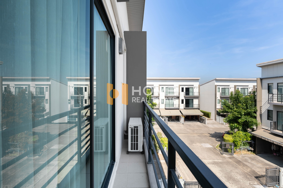 ขายทาวน์โฮมปิ่นเกล้า จรัญสนิทวงศ์ : 🏡 สภาพใหม่กริ๊บ ราคาคุ้มสุดในโครงการ 🔥 บ้านกลางเมือง ปิ่นเกล้า - จรัญ / 3 ห้องนอน (ขาย), Baan Klang Muang Pinklao - Charan / 3 Bedrooma (FOR SALE) BALL213