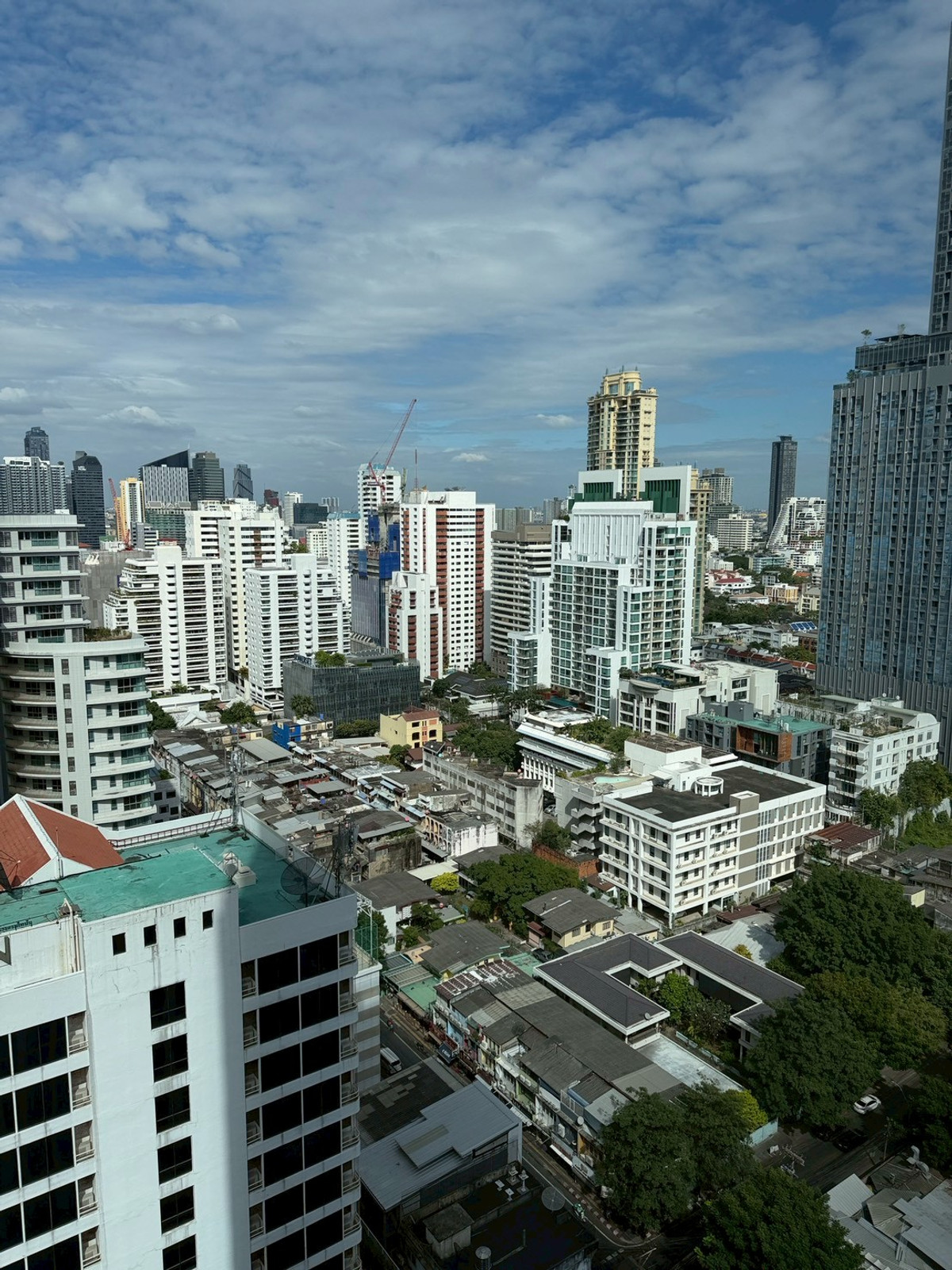 For RentCondoSukhumvit, Asoke, Thonglor : Condo Muniq Sukhumvit 23, convenient travel, near BTS, there is a shuttle, beautiful room, fully furnished, ready to move in!!