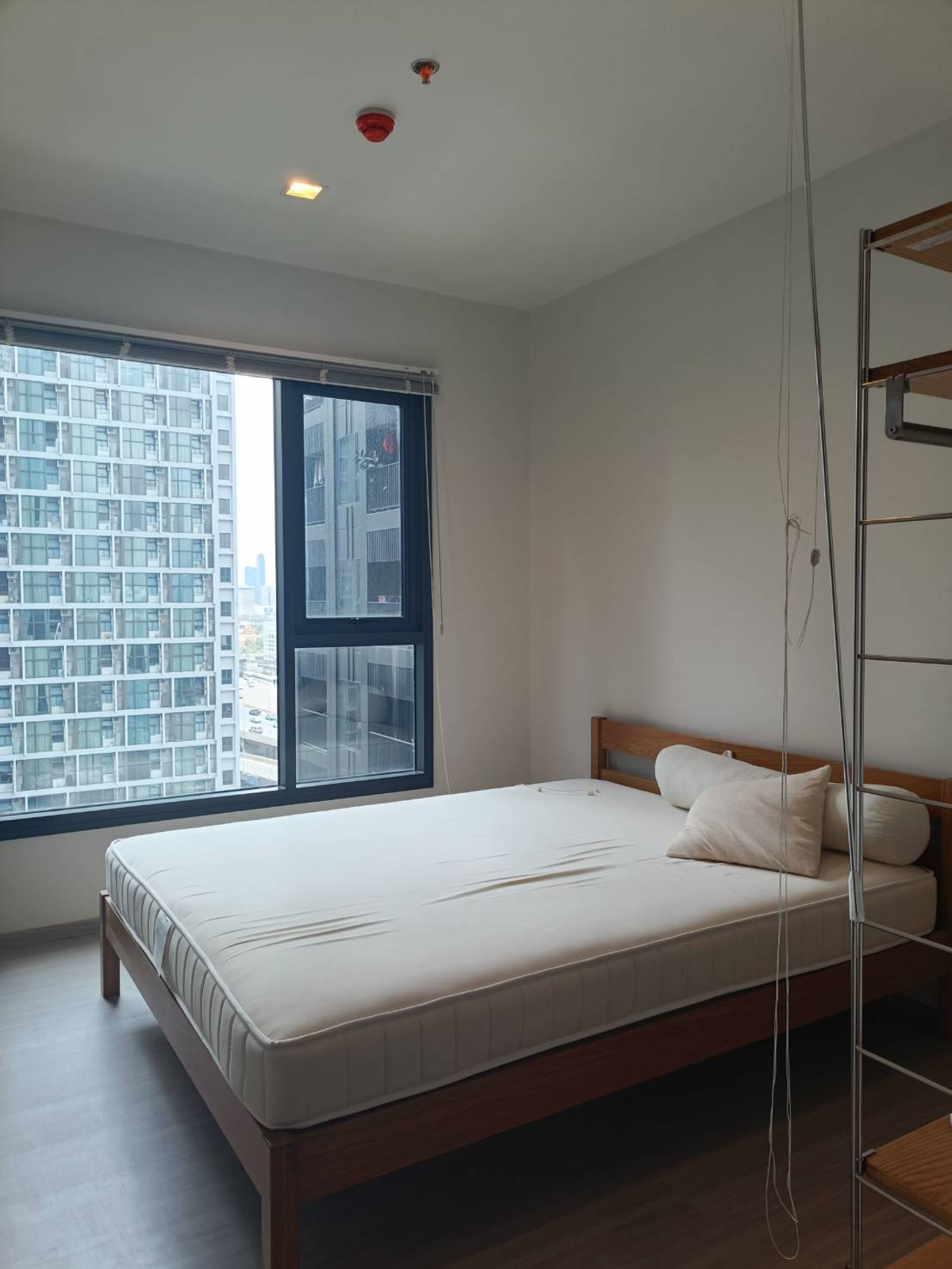 For RentCondoRama9, Petchburi, RCA : For rent: Life Asoke Hype Condo Rama 9 near MRT Rama 9.
