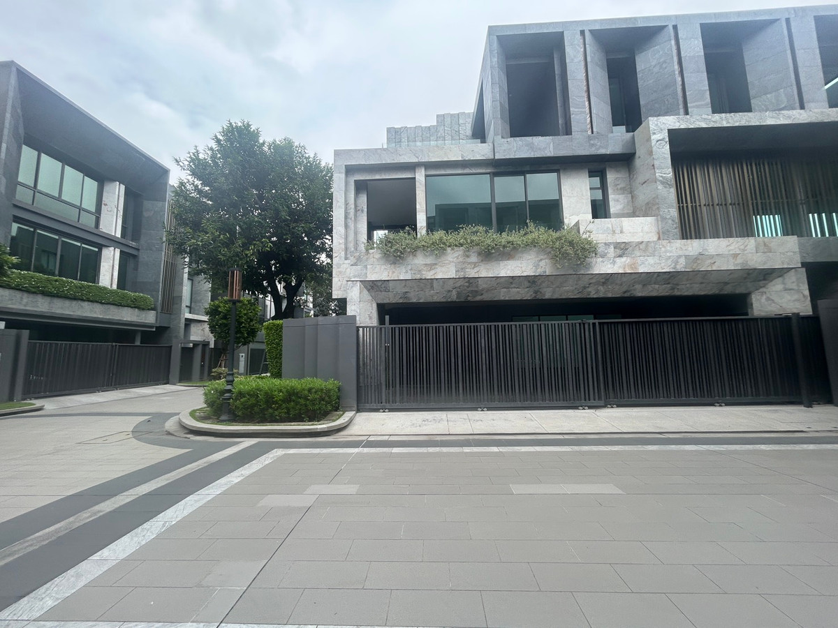 ขายบ้านเลียบทางด่วนรามอินทรา : ขายบ้านเดี่ยวบูก้าน โยธินพัฒนา 3 ชั้น 112.80 วา พื้นที่ใช้สอย 737 ตรม.  พร้อมสระว่ายน้ำ เเละลิฟท์โดยสาร