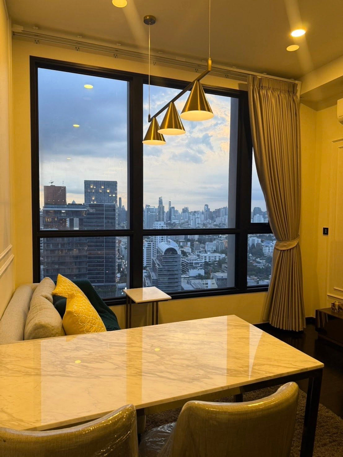 For RentCondoSukhumvit, Asoke, Thonglor : Park Origin Thonglor Condo, convenient travel, near BTS, there is a shuttle, beautiful room, fully furnished, ready to move in!!