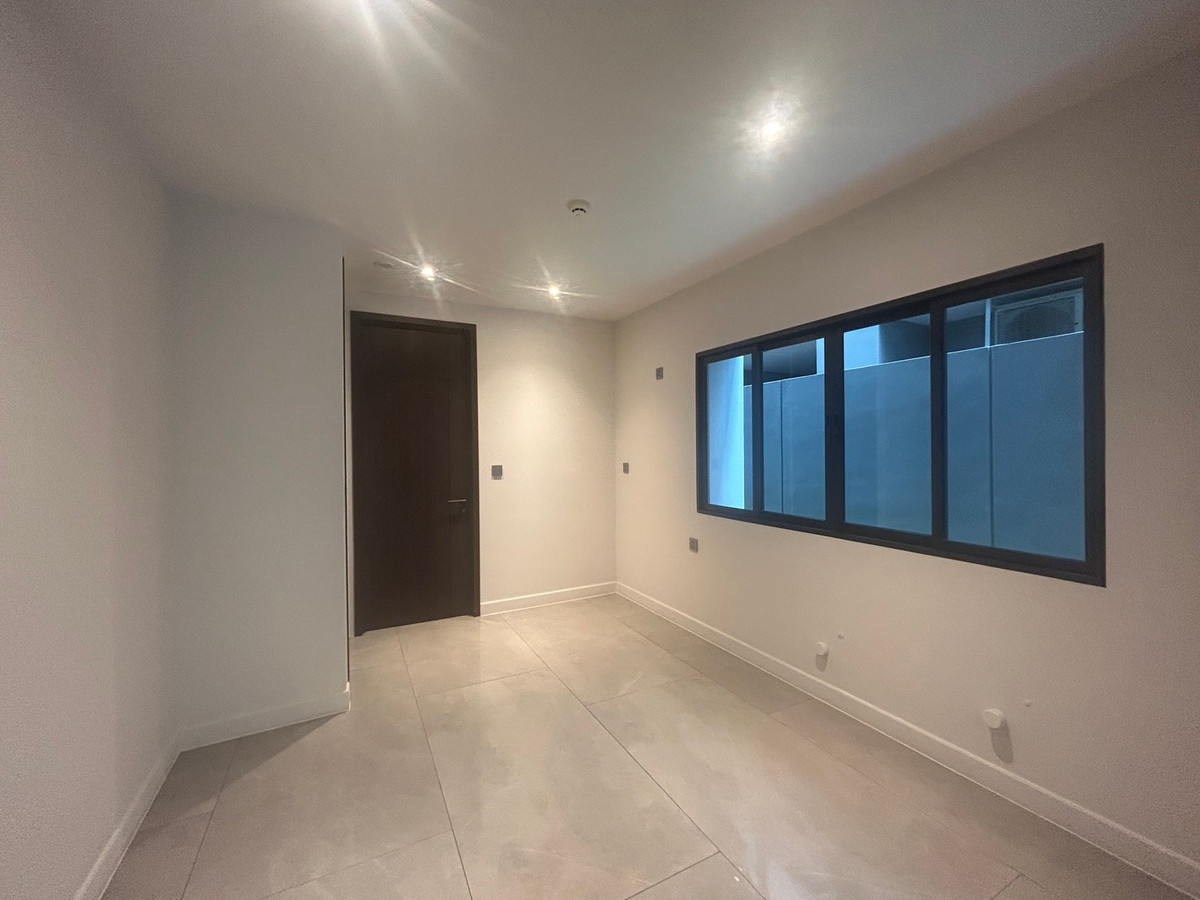 ขายบ้านเลียบทางด่วนรามอินทรา : ขายบ้านเดี่ยวบูก้าน โยธินพัฒนา 3 ชั้น 112.80 วา พื้นที่ใช้สอย 737 ตรม.  พร้อมสระว่ายน้ำ เเละลิฟท์โดยสาร