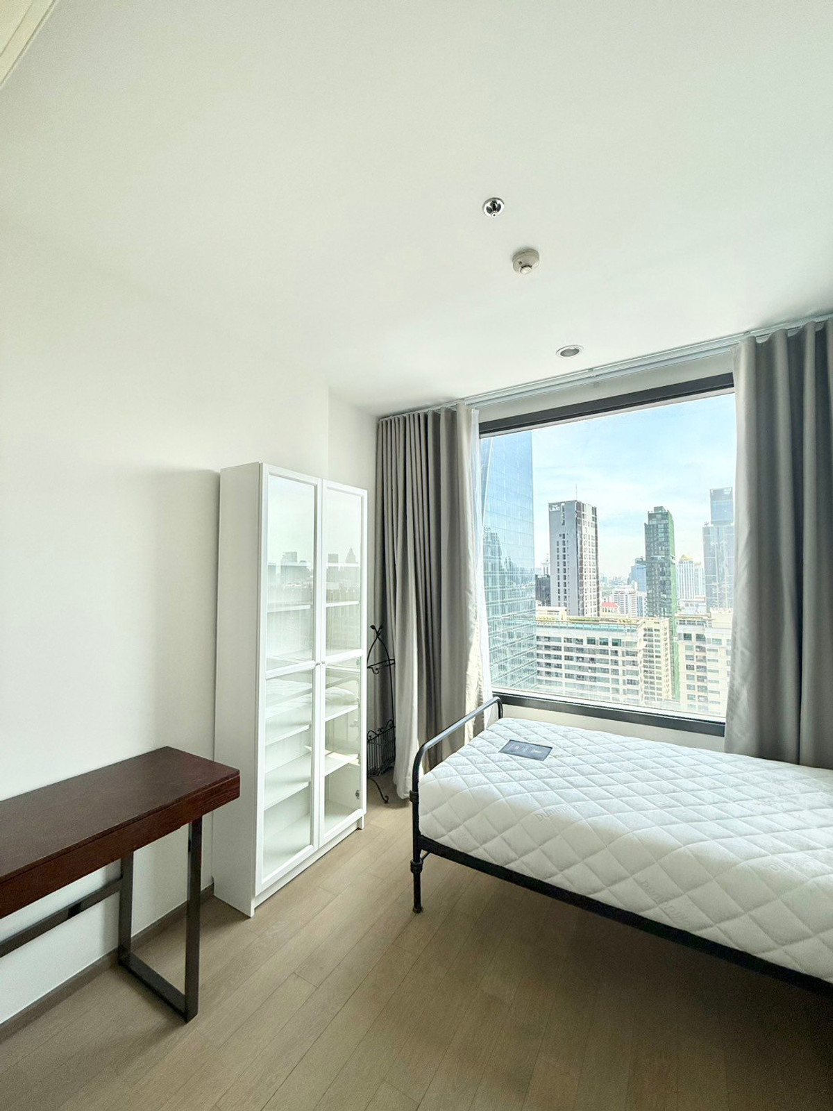 For SaleCondoRatchathewi,Phayathai : Pyne by Sansiri【𝐒𝐄𝐋𝐋 & 𝐑𝐄𝐍𝐓】🔥Luxurious white design creates a bright, airy, and organized feeling.🔥 Contact Line ID: @hacondo