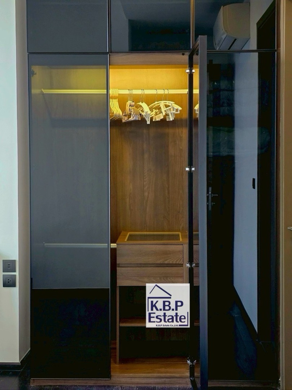 คอนโดสุขุมวิท อโศก ทองหล่อ : (FOR SALE&RENT)Park Origin Thonglor Fully Furniture Ready to Move