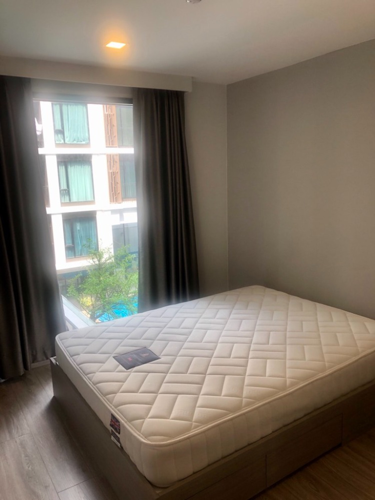 For SaleCondoRatchathewi,Phayathai : Maestro 14 Siam Ratchathewi【𝐒𝐄𝐋𝐋 & 𝐑𝐄𝐍𝐓】🔥A room decorated in light tones, with perfectly selected furniture, creating a warm and inviting feel with thoughtful details.🔥 Contact Line ID: @hacondo