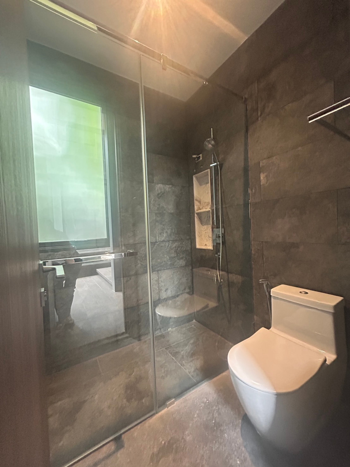 ขายบ้านเลียบทางด่วนรามอินทรา : ขายบ้านเดี่ยวบูก้าน โยธินพัฒนา 3 ชั้น 112.80 วา พื้นที่ใช้สอย 737 ตรม.  พร้อมสระว่ายน้ำ เเละลิฟท์โดยสาร