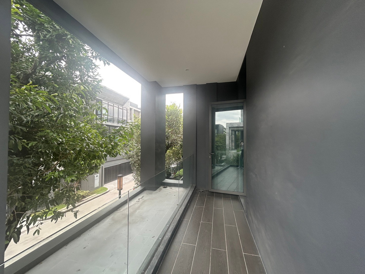 ขายบ้านเลียบทางด่วนรามอินทรา : ขายบ้านเดี่ยวบูก้าน โยธินพัฒนา 3 ชั้น 112.80 วา พื้นที่ใช้สอย 737 ตรม.  พร้อมสระว่ายน้ำ เเละลิฟท์โดยสาร