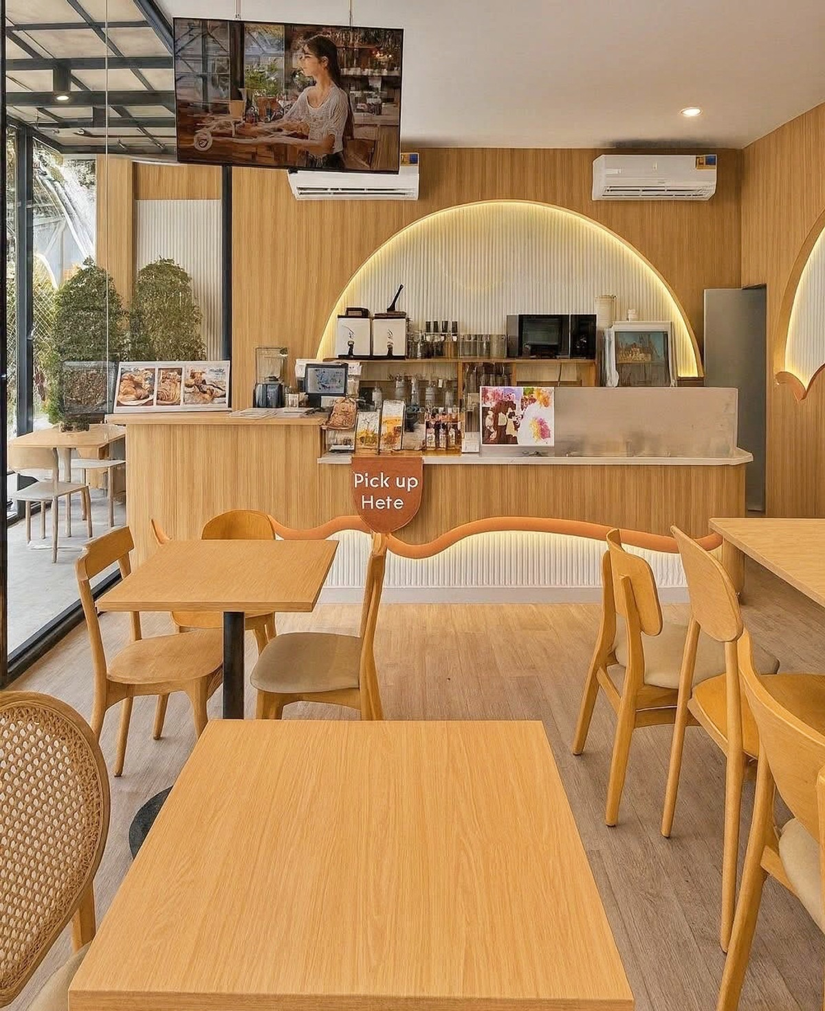 เซ้งร้านค้า/ตลาดนัดเกษตรศาสตร์ รัชโยธิน : เซ้งด่วนร้านคาเฟ่ ทาวน์อินทาวน์ สไตล์มินิมอล ใช้งานแค่ 3 เดือน ทำเลดีมาก ย่านคนมีกำลังซื้อ