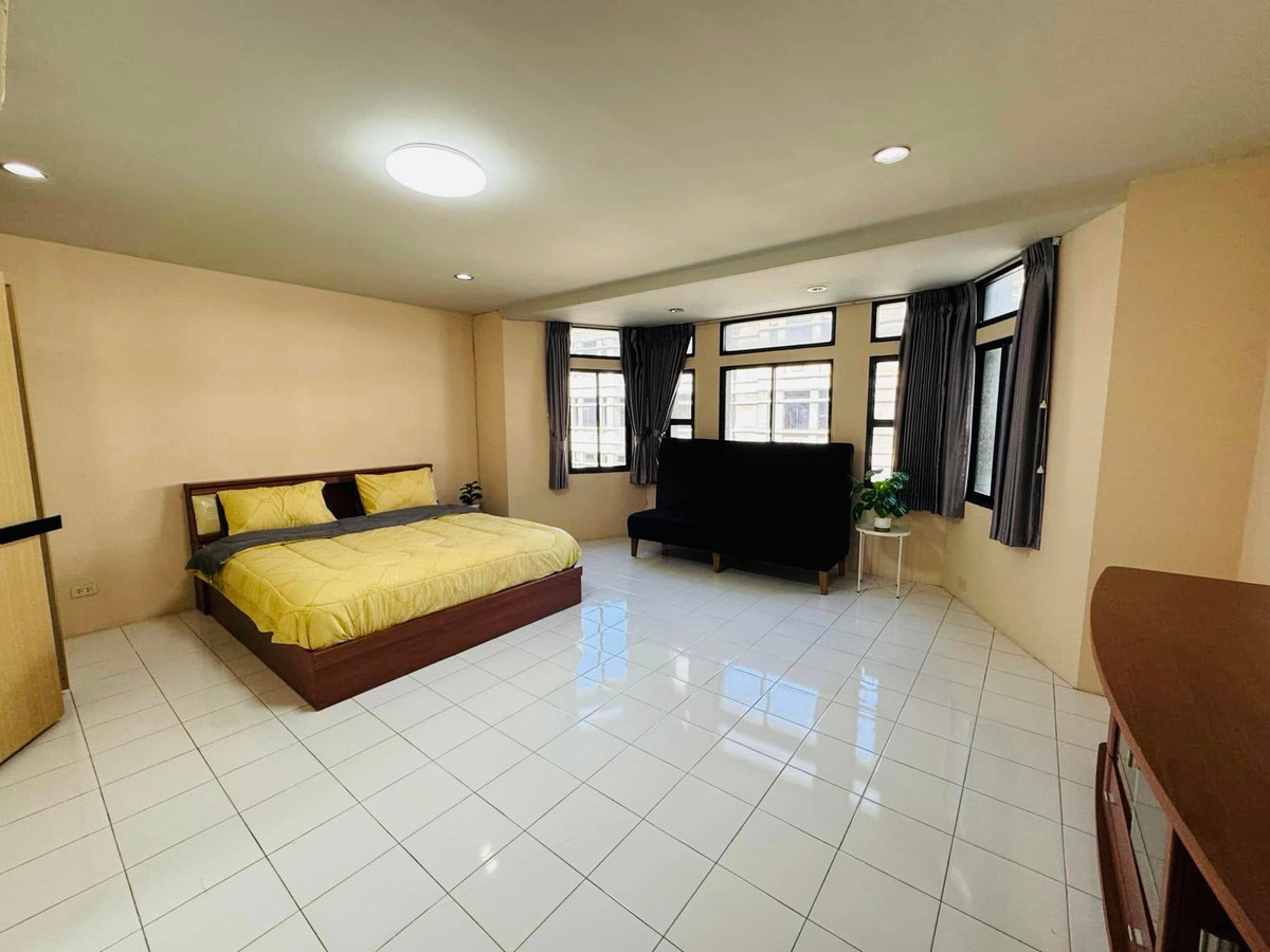 ให้เช่าทาวน์โฮมสุขุมวิท อโศก ทองหล่อ :  ทาวน์โฮม สุขุมวิท 31!  Chicha Castle ใกล้ Emporium และ MRT/BTS