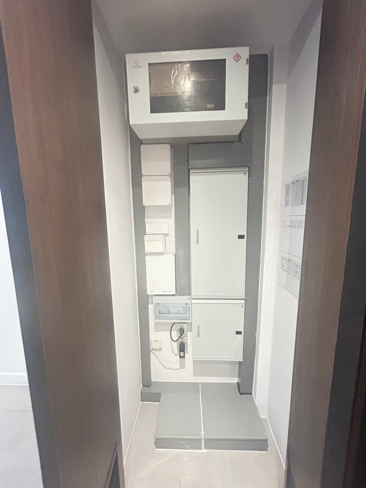 ขายบ้านเลียบทางด่วนรามอินทรา : ขายบ้านเดี่ยวบูก้าน โยธินพัฒนา 3 ชั้น 112.80 วา พื้นที่ใช้สอย 737 ตรม.  พร้อมสระว่ายน้ำ เเละลิฟท์โดยสาร