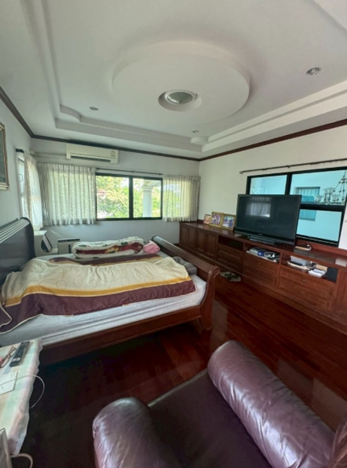 For SaleHousePathum Thani,Rangsit, Thammasat : For sale: 2-storey detached house, area 400 sq m. (1 rai), with 2 other houses and 1 more residence, with parking lot. in the same fence Muang Aek Rangsit, Rangsit University, Pathum Thani