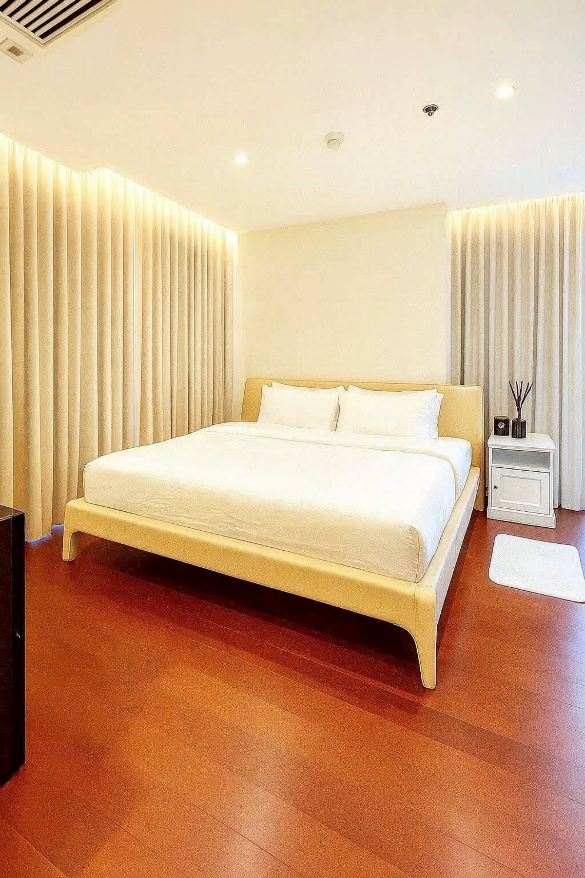 CondoSukhumvit, Asoke, Thonglor : Luxury condo at Khun by Yoo, convenient travel, close to BTS, shuttle available, beautiful room, fully furnished, ready to move in!!