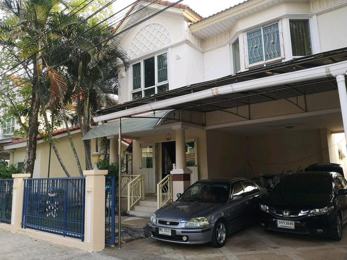 HouseMin Buri, Romklao : *** Sell/Rent 2 storey house 3 bedrooms, 3 bath rooms,  NearBTS Orange&Pink line