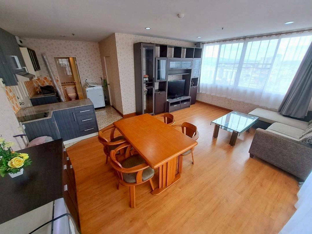 For SaleCondoSriracha Laem Chabang Ban Bueng : Sriracha Condo Ville, 11th floor, area 48.82 sq m., has a balcony, beautiful view, near the pier going to Koh Sichang, corner room, 1 bedroom, price 1.7 million baht.