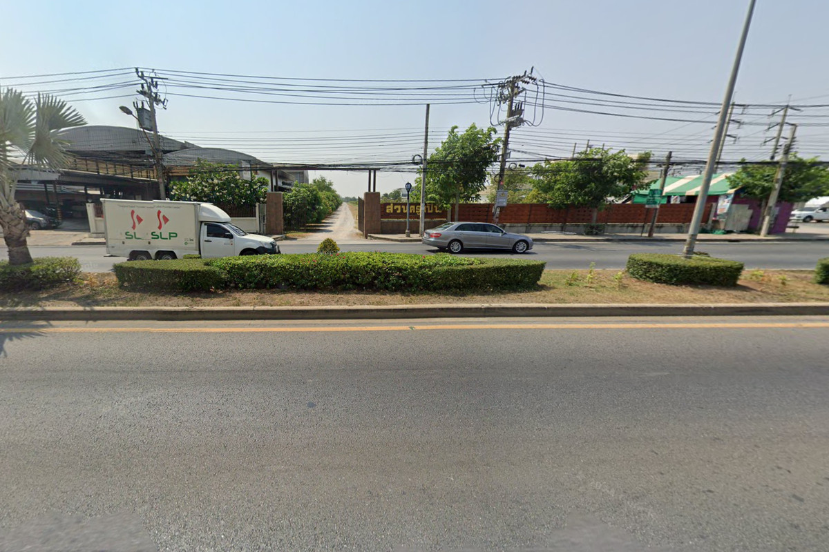 For SaleLandEakachai, Bang Bon : Land for sale near Ekkachai, 106 rai, next to the main road.