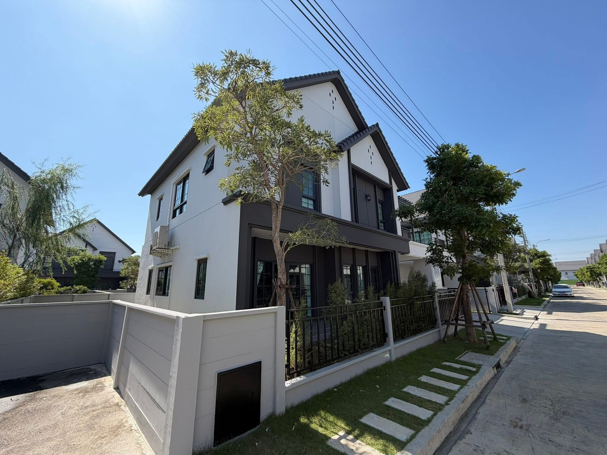 For RentHouseBangna, Bearing, Lasalle : For rent, Centro Bangna, new house, never lived in, corner plot, 4 bedrooms, north side.