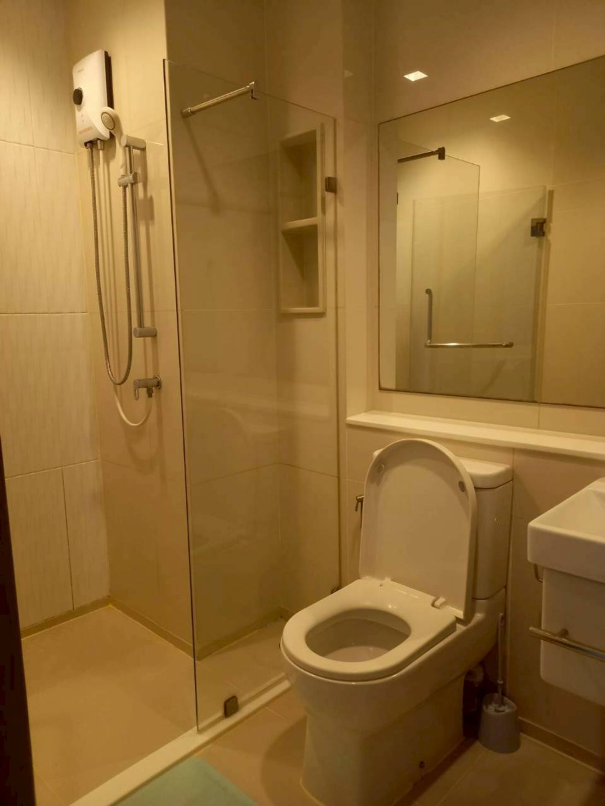 ให้เช่าคอนโดพระราม 9 เพชรบุรีตัดใหม่ RCA : ✅ LAK228 ✅ Line : @p2nproperty