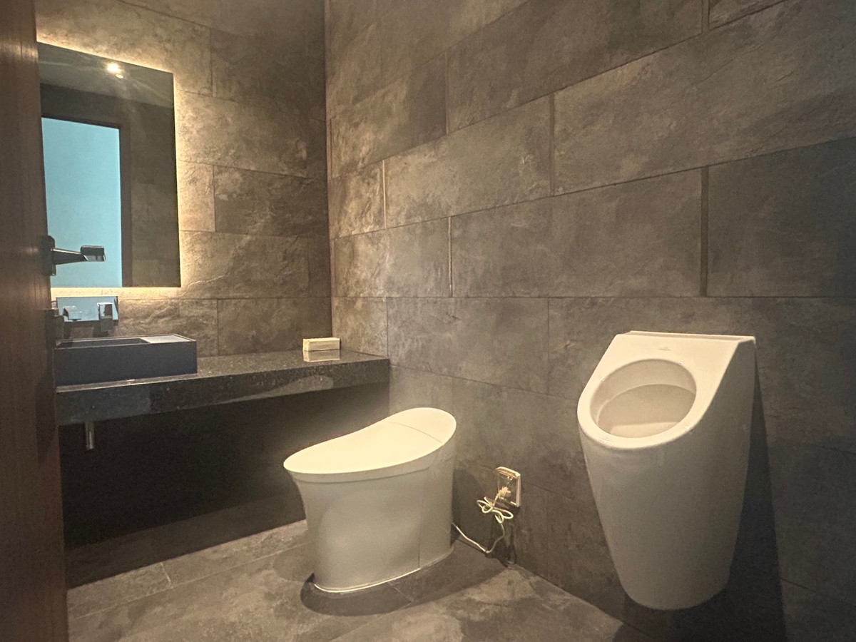 ขายบ้านเลียบทางด่วนรามอินทรา : ขายบ้านเดี่ยวบูก้าน โยธินพัฒนา 3 ชั้น 112.80 วา พื้นที่ใช้สอย 737 ตรม.  พร้อมสระว่ายน้ำ เเละลิฟท์โดยสาร