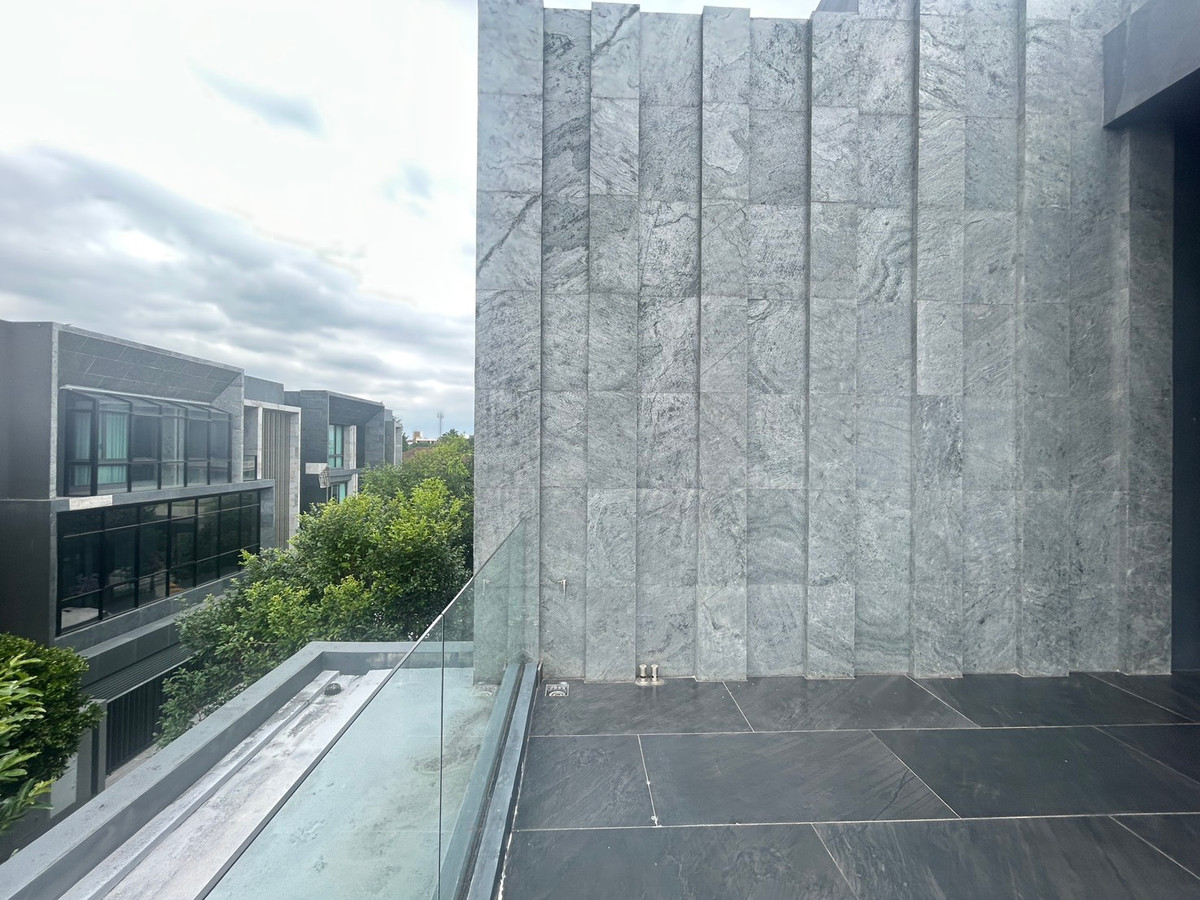 ขายบ้านเลียบทางด่วนรามอินทรา : ขายบ้านเดี่ยวบูก้าน โยธินพัฒนา 3 ชั้น 112.80 วา พื้นที่ใช้สอย 737 ตรม.  พร้อมสระว่ายน้ำ เเละลิฟท์โดยสาร