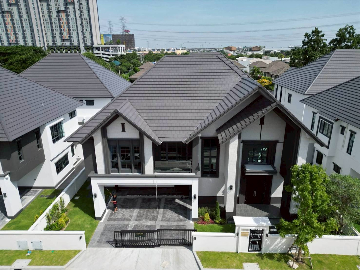HouseSamut Prakan,Samrong : The City – Bangna 2 Campton Type Spacious 5-Bedroom Detached Home in Private Zone Please call: 082-894-4624