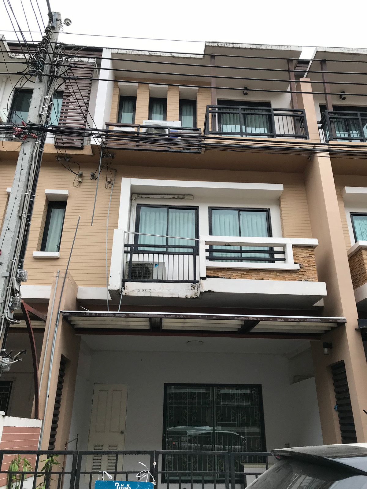 ให้เช่าทาวน์โฮมรามคำแหง หัวหมาก : ให้เช่าทาวน์เฮาส์ Time Home หัวหมาก 21 เดินทางสะดวก พร้อมอยู่ 