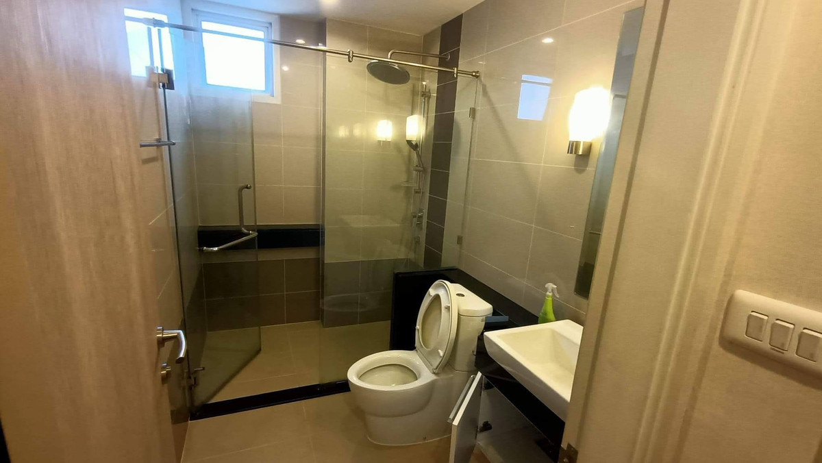 ขายคอนโดสาทร นราธิวาส : 2 ห้องนอน ที่ Supalai Lite Sathorn–Charoenrat, Contact 062-496-6454