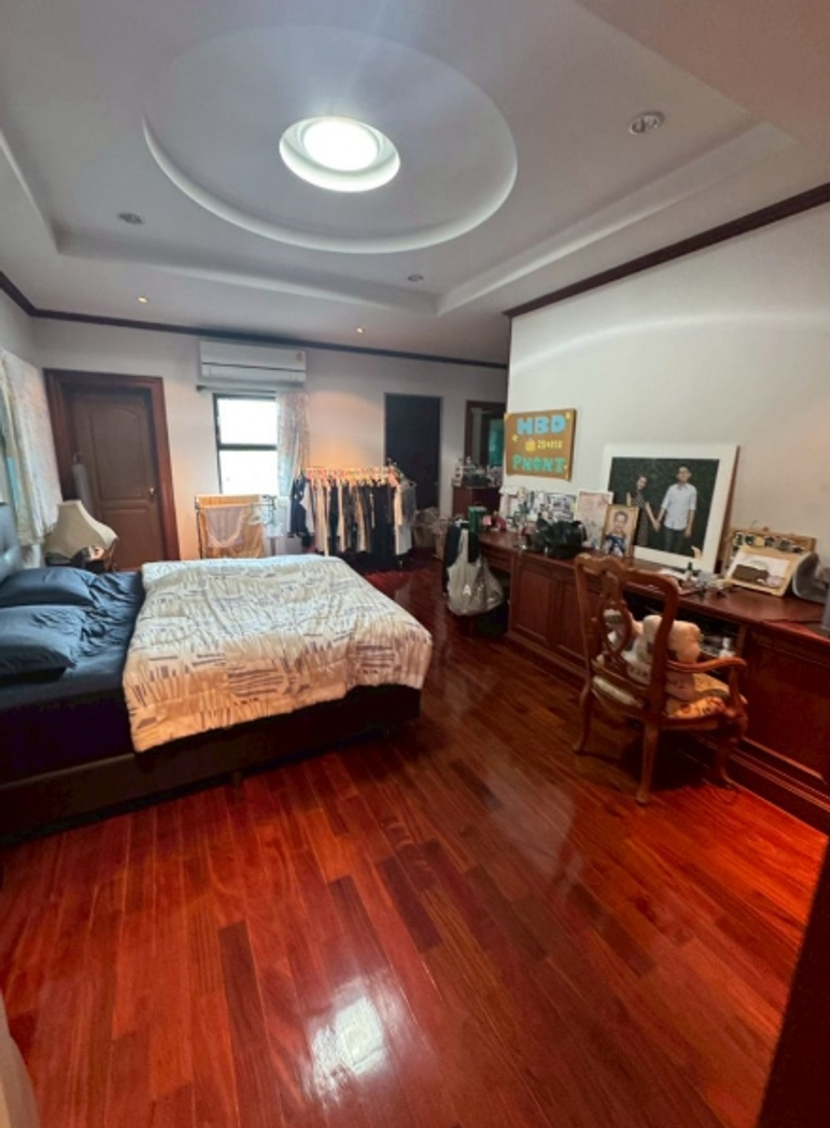 For SaleHousePathum Thani,Rangsit, Thammasat : For sale: 2-storey detached house, area 400 sq m. (1 rai), with 2 other houses and 1 more residence, with parking lot. in the same fence Muang Aek Rangsit, Rangsit University, Pathum Thani