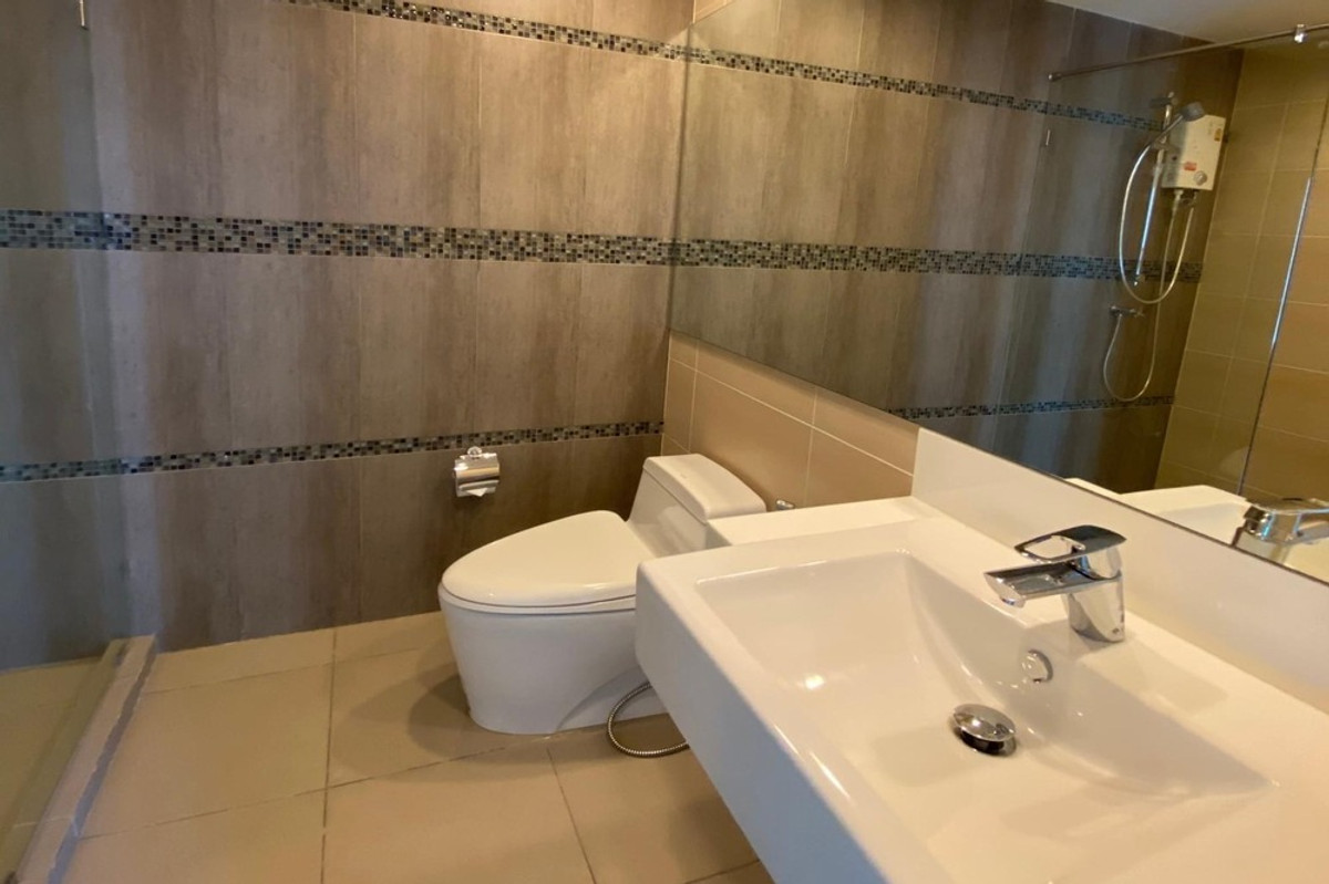 ขายคอนโดสาทร นราธิวาส : 🔥 สำหรับขาย !! วิวเมือง, ห้องกว้าง, ชั้นสูง 24++, ทำเลดี!! 🔥 Code C20221200267..........Centric Sathorn - ST. Louis, 3 ห้องนอน, 3 ห้องน้ำ, แต่งครบ, ราคาพิเศษ!!📣📣