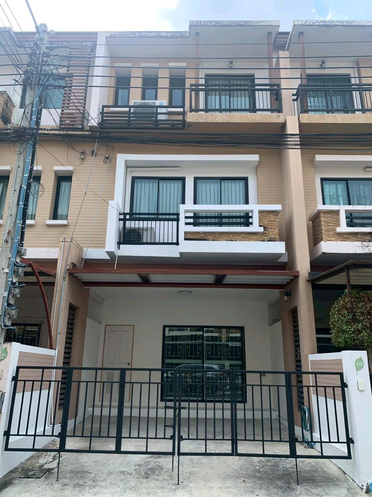 ให้เช่าทาวน์โฮมรามคำแหง หัวหมาก : ให้เช่าทาวน์เฮาส์ Time Home หัวหมาก 21 เดินทางสะดวก พร้อมอยู่ 