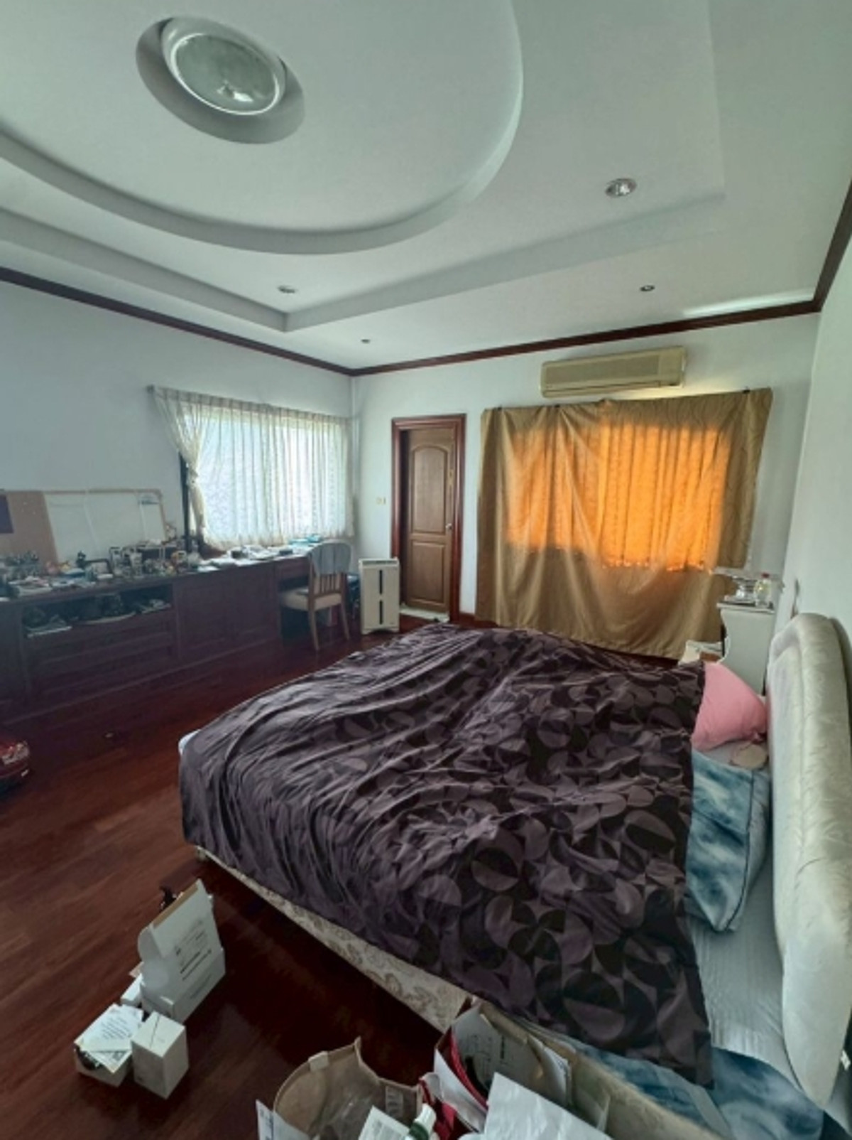 For SaleHousePathum Thani,Rangsit, Thammasat : For sale: 2-storey detached house, area 400 sq m. (1 rai), with 2 other houses and 1 more residence, with parking lot. in the same fence Muang Aek Rangsit, Rangsit University, Pathum Thani