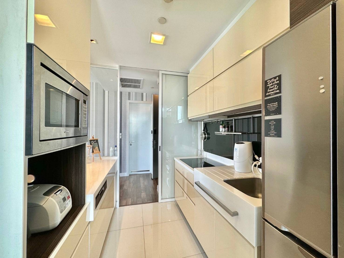 For SaleCondoOnnut, Udomsuk : Condo for Sale: The Room Sukhumvit 62 Near BTS Ekkamai 