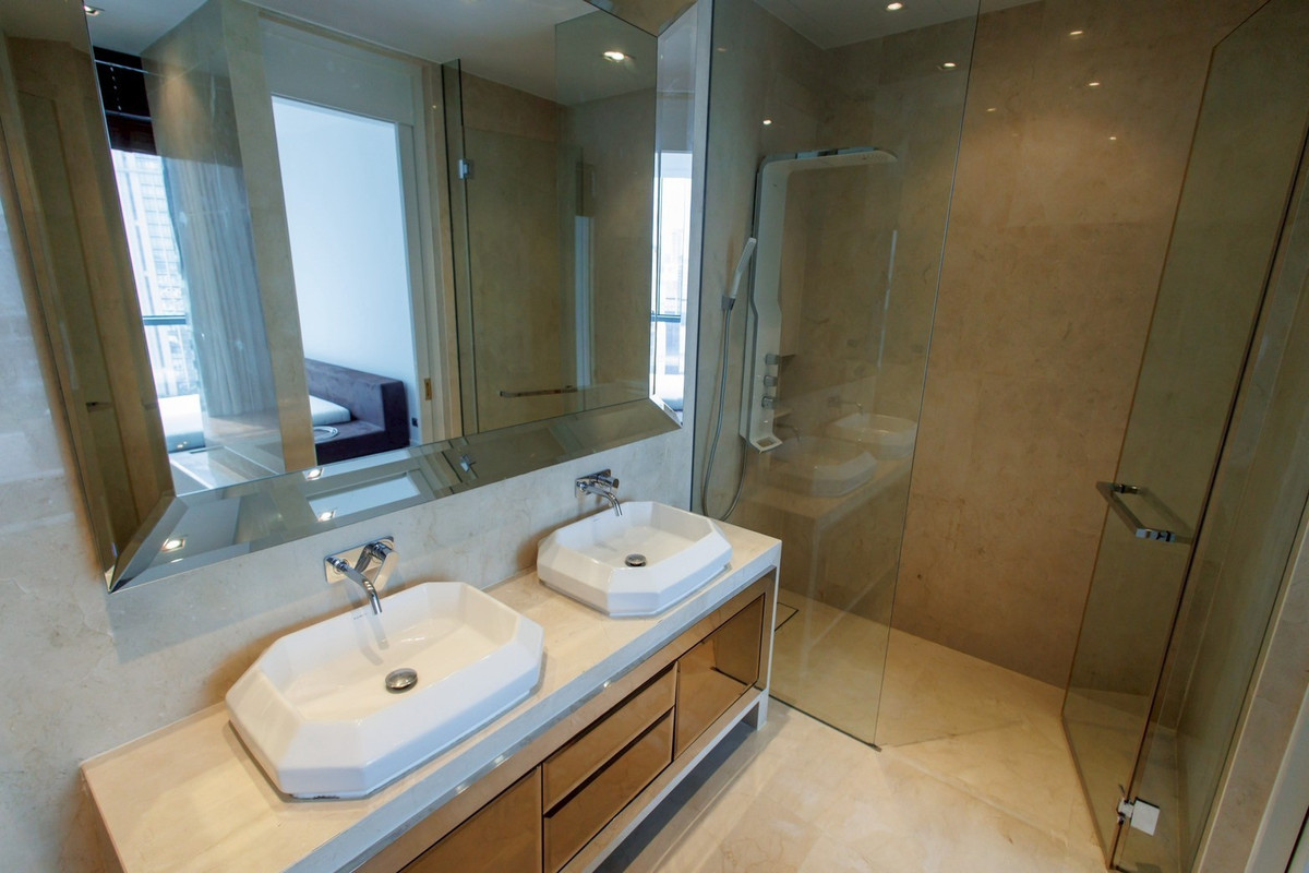 For RentCondoSukhumvit, Asoke, Thonglor : Marque Sukhumvit 39 High-Floor 2-Bedroom Spacious Residence with Open View Please call: 062-496-6454