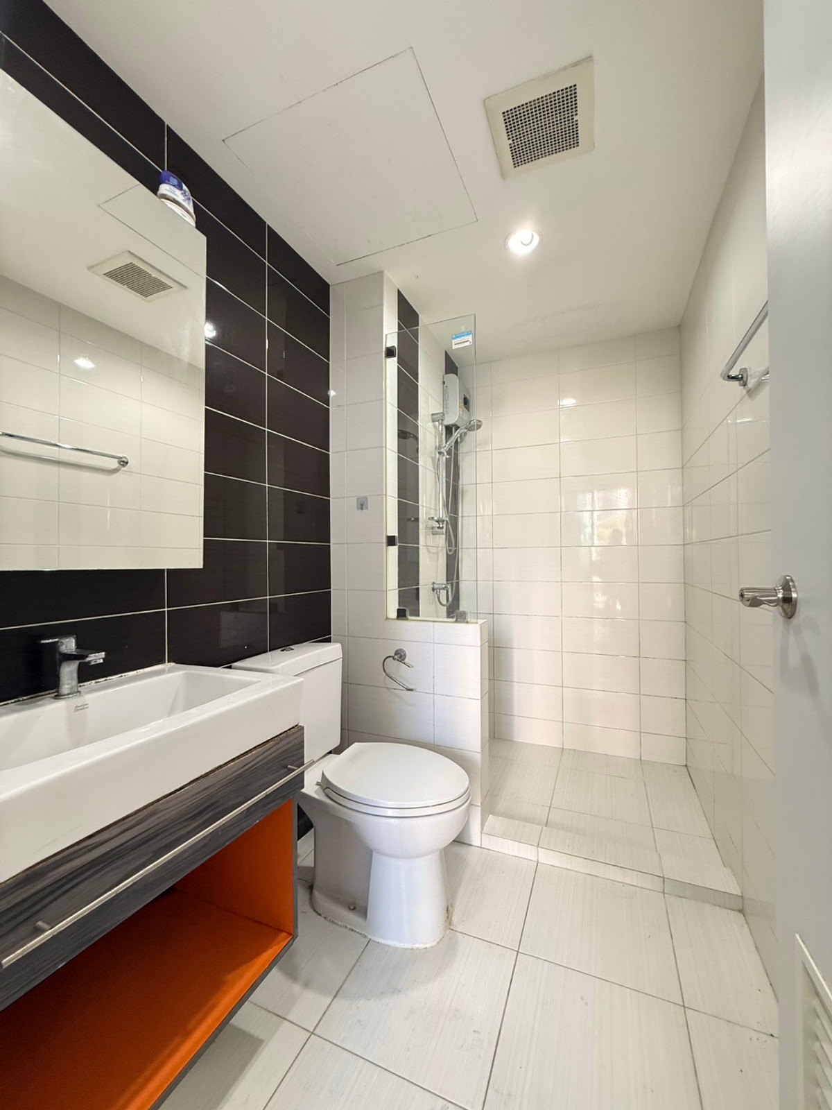 For RentCondoBangna, Bearing, Lasalle : For Rent: Vogue Place Sukhumvit 107 (BTS Bearing)