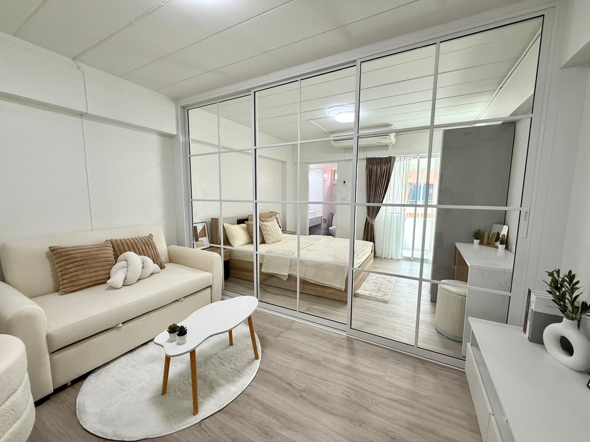 For SaleCondoLadprao101, Happy Land, The Mall Bang Kapi : Urgent sale!!! Condo Studio Zone (Studio Zone Condo) Lat Phrao 102, near MRT Yellow Line, Bang Kapi Station.