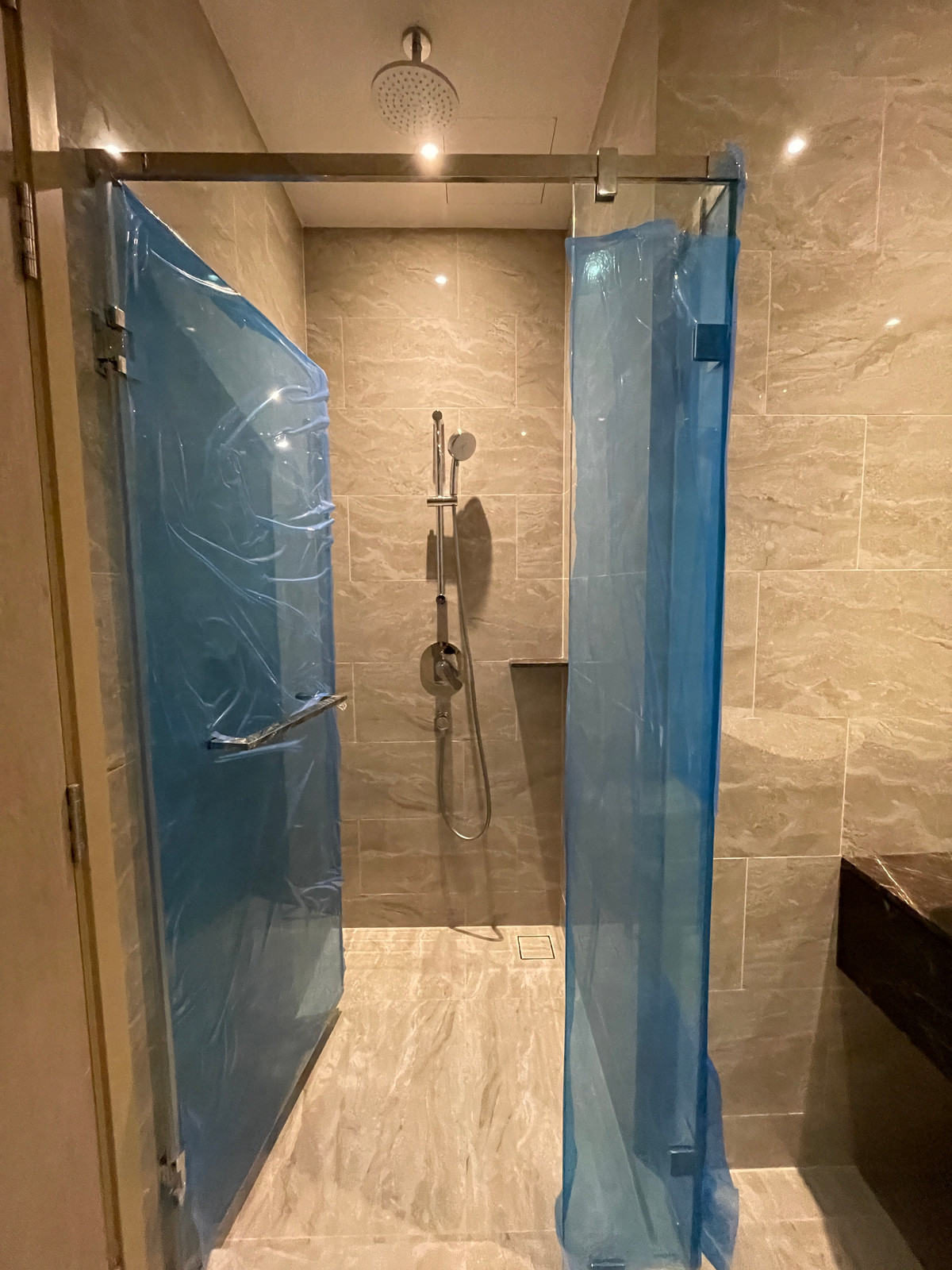 For SaleCondoRama9, Petchburi, RCA : Condo for sale: Ashton Asoke-Rama 9, 1 bedroom XL function, area 40.95 sq m, in the OMEGA building, ready to receive full promotions. The ultimate in luxury in the heart of New CBD, only 230 m. from MRT.