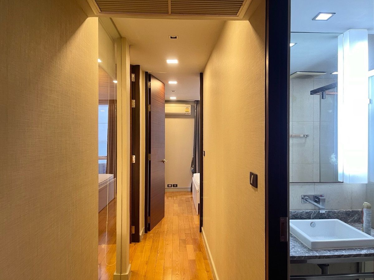 For RentCondoSilom, Saladaeng, Bangrak : 🏢🚊 Quad Silom for rent in the heart of Silom, next to BTS Chong Nonsi, convenient travel, surrounded by business areas and complete lifestyle, Silom, Saladaeng, Bangrak, Si Phraya, Surawong ✨🪴